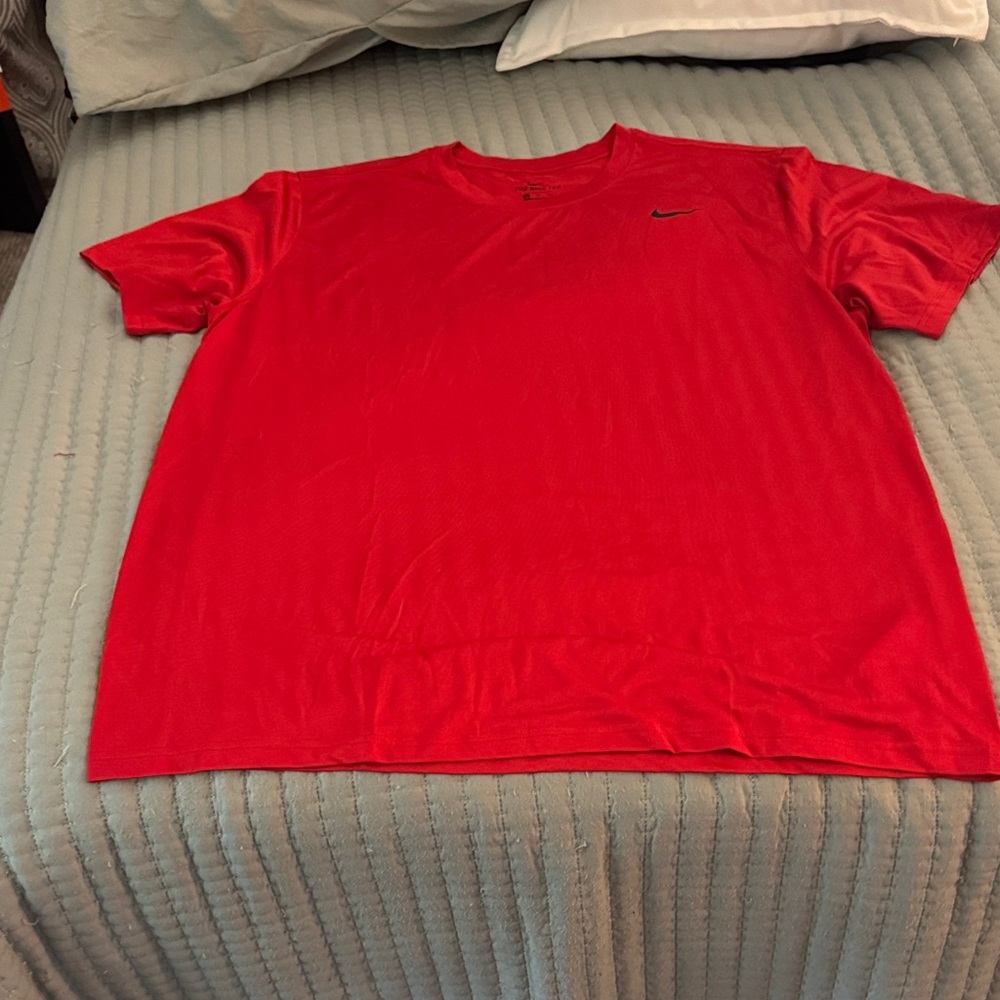 Nike Men's Bright Red Short Sleeve Tee
